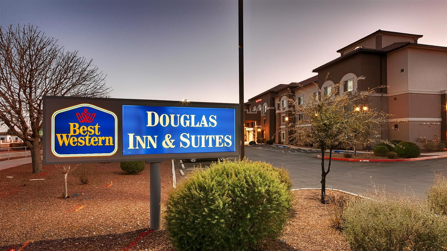 Best Western Douglas Inn & Suites Exterior foto